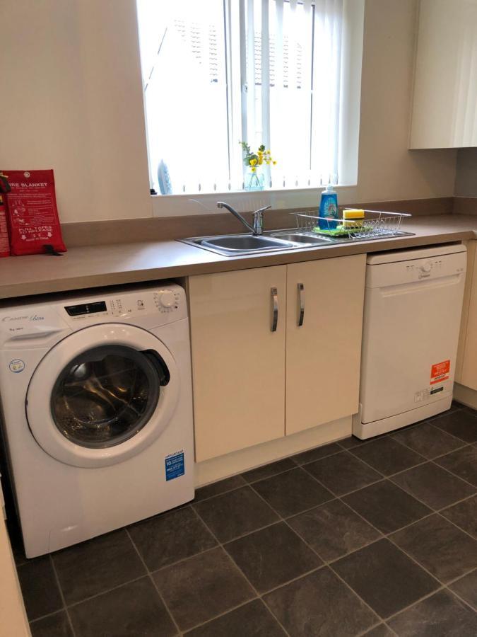 Hill House - 5 Mins Merry Hill - Perfect For Contractors & Families Brierley Hill Exteriör bild