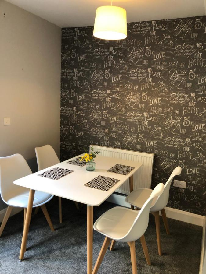Hill House - 5 Mins Merry Hill - Perfect For Contractors & Families Brierley Hill Exteriör bild